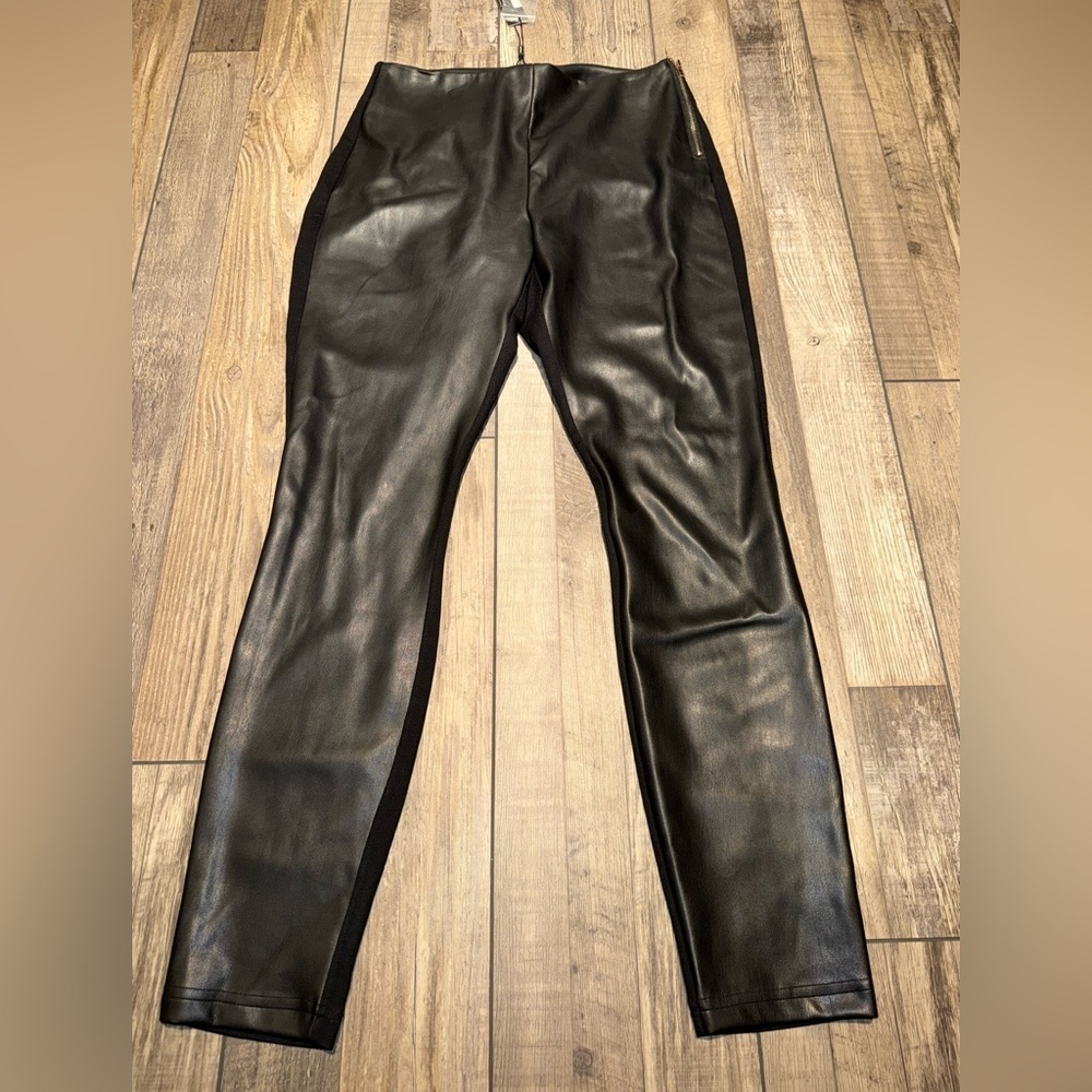 Black Faux Leather Leggings Tahari Size 2 NWT